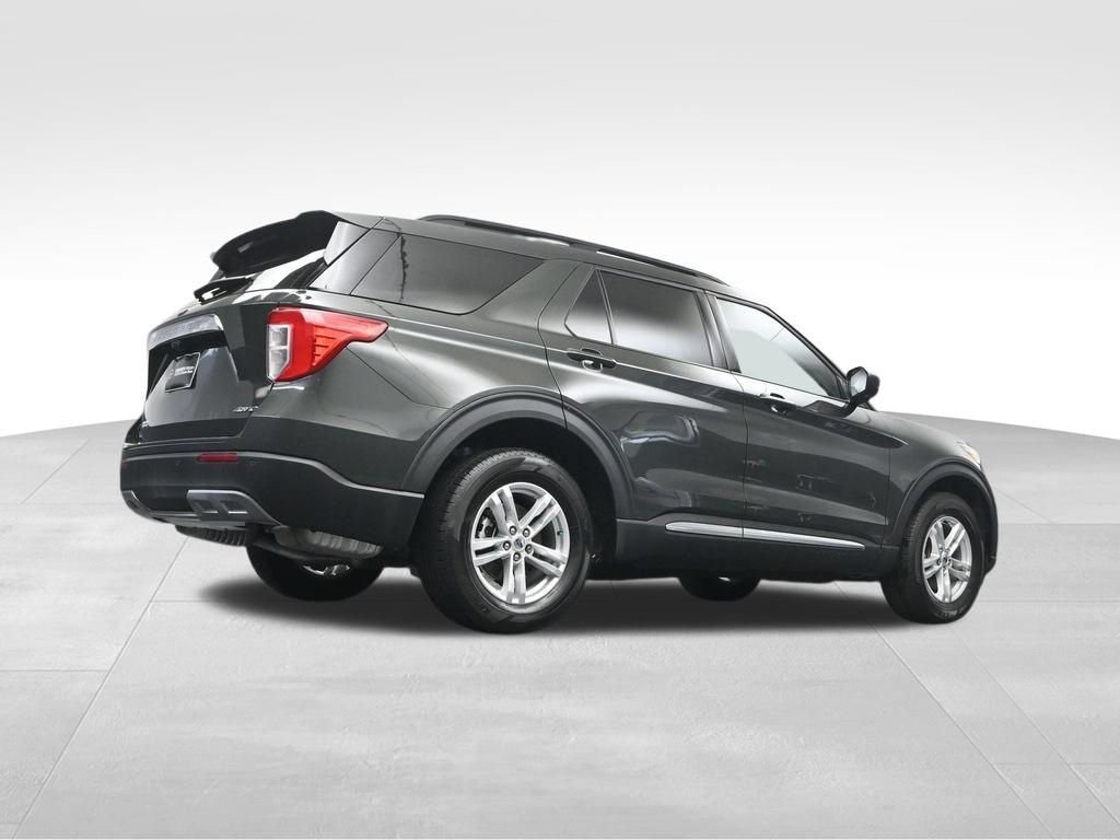 Used 2024 Ford Explorer XLT w/ Equipment Group 202A AWD/4WD image 26