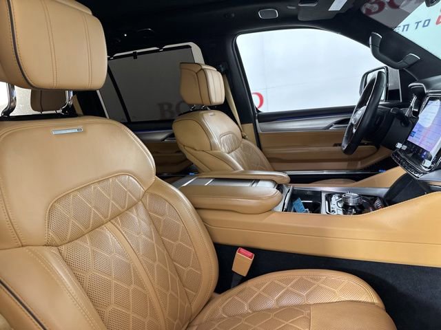 Used 2022 Jeep Grand Wagoneer Series III image 16