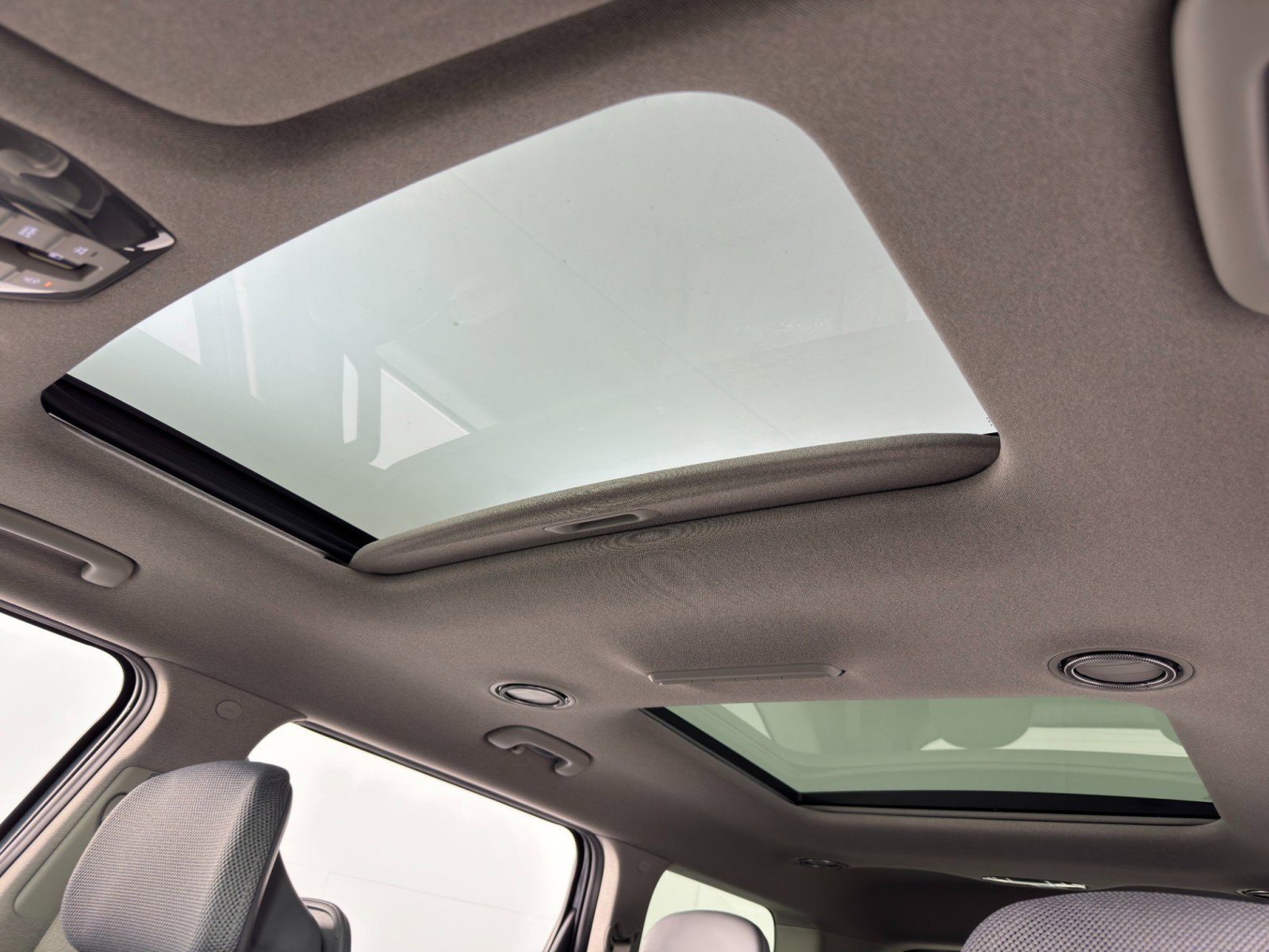 Used 2024 Kia EV9 Wind image 10