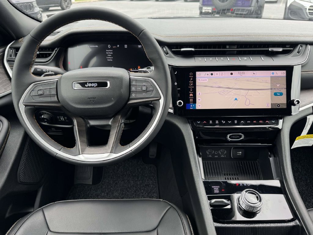 New 2026 Jeep Grand Cherokee Limited AWD/4WD image 17