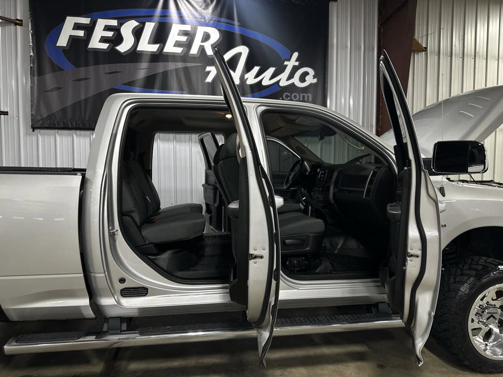 Used 2018 RAM 3500 Tradesman w/ Chrome Appearance Group image 31