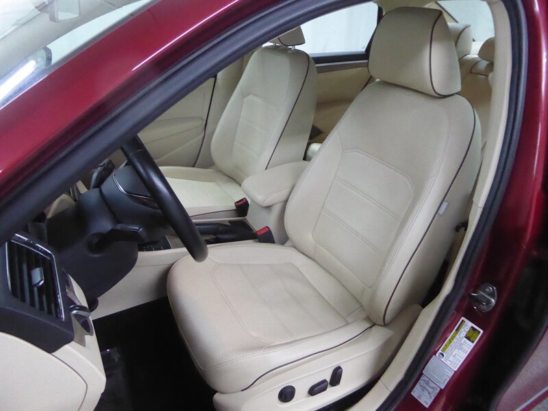 Used 2017 Volkswagen Passat 1.8T SE FWD image 18