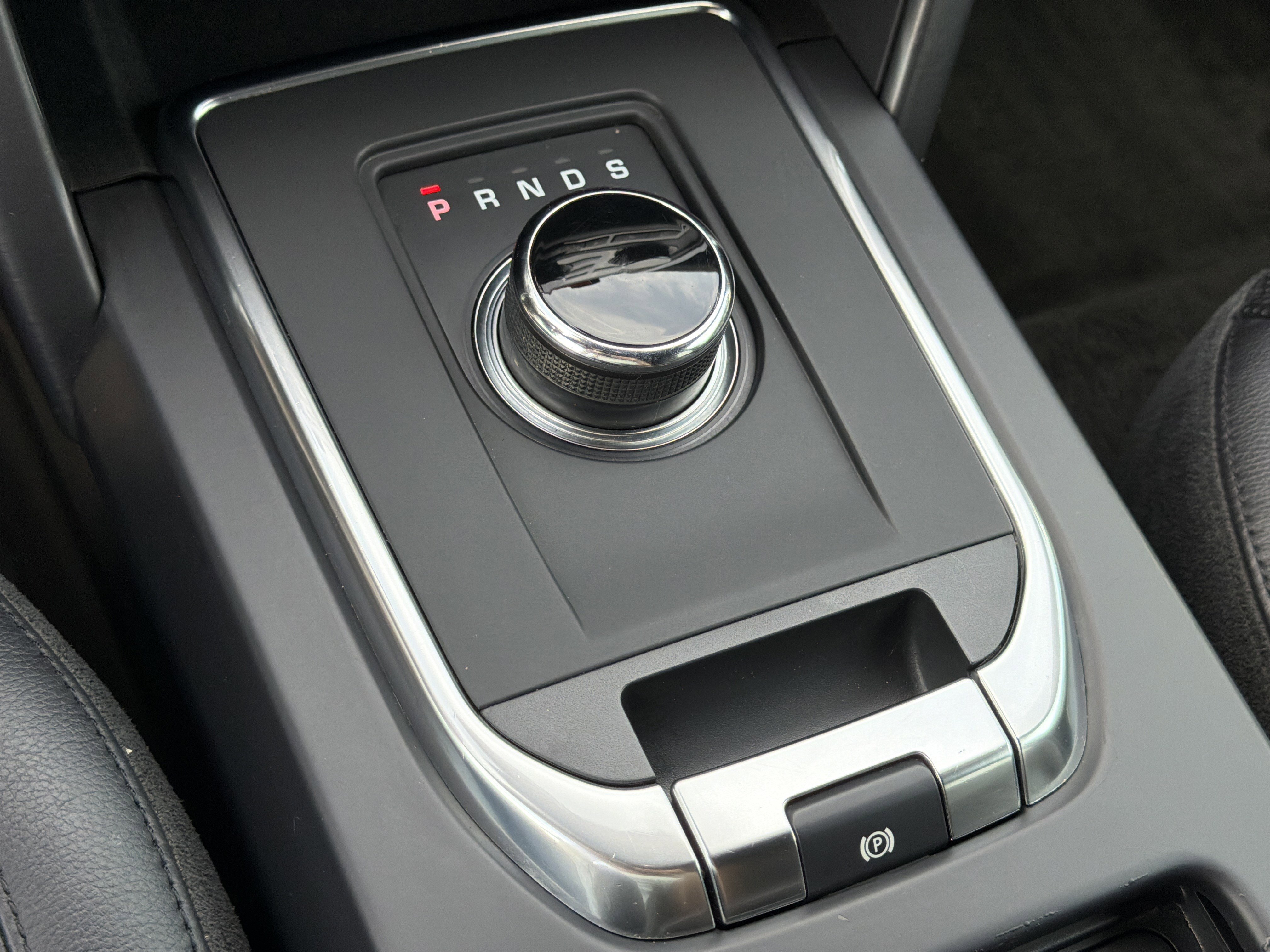 Used 2019 Land Rover Discovery Sport image 38