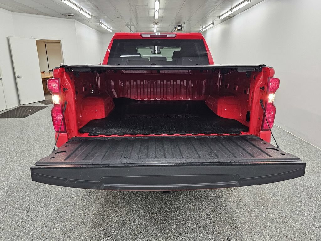 Used 2025 Chevrolet Silverado 1500 LT AWD/4WD image 6