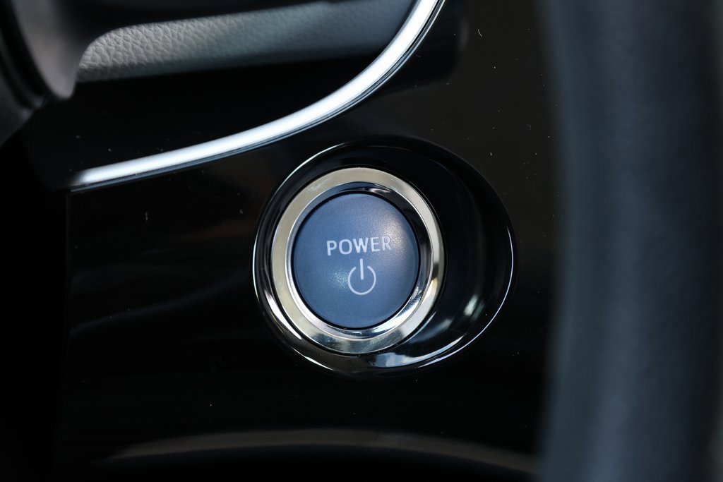 Certified 2022 Toyota Prius LE image 30