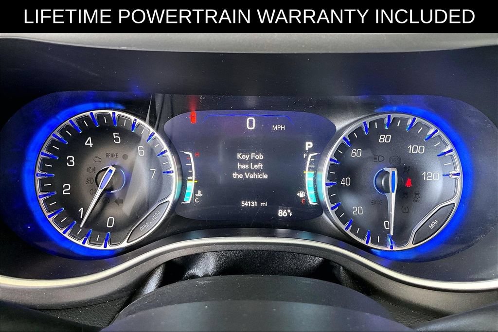 Used 2024 Chrysler Pacifica Touring-L FWD image 28