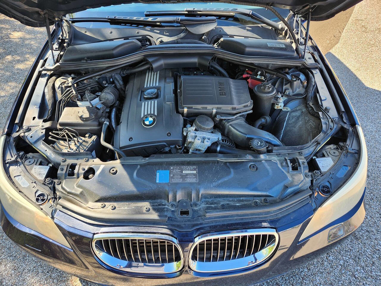 Used 2010 BMW 535i xDrive Sedan image 9