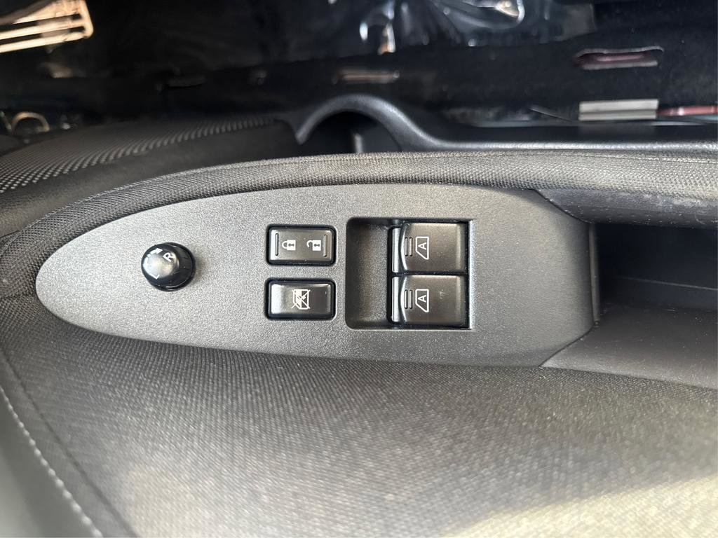 Used 2016 Nissan 370Z Touring image 25