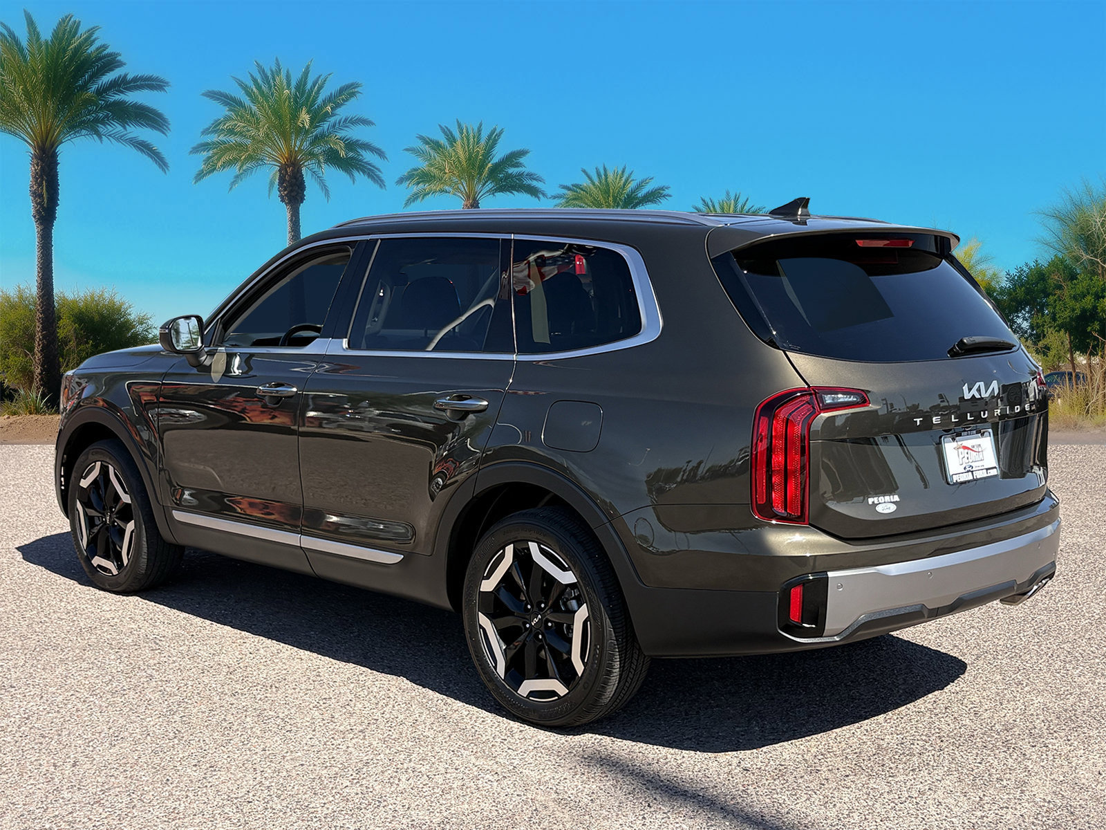 Used 2025 Kia Telluride S FWD image 3
