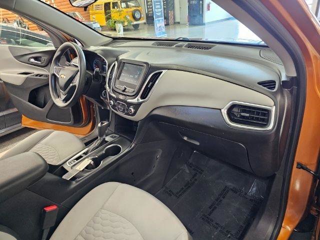 Used 2018 Chevrolet Equinox LS AWD/4WD image 9