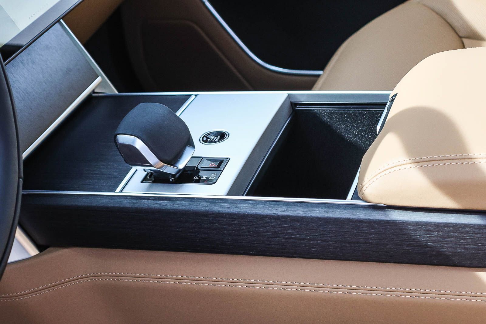 New 2026 Land Rover Range Rover SE image 31