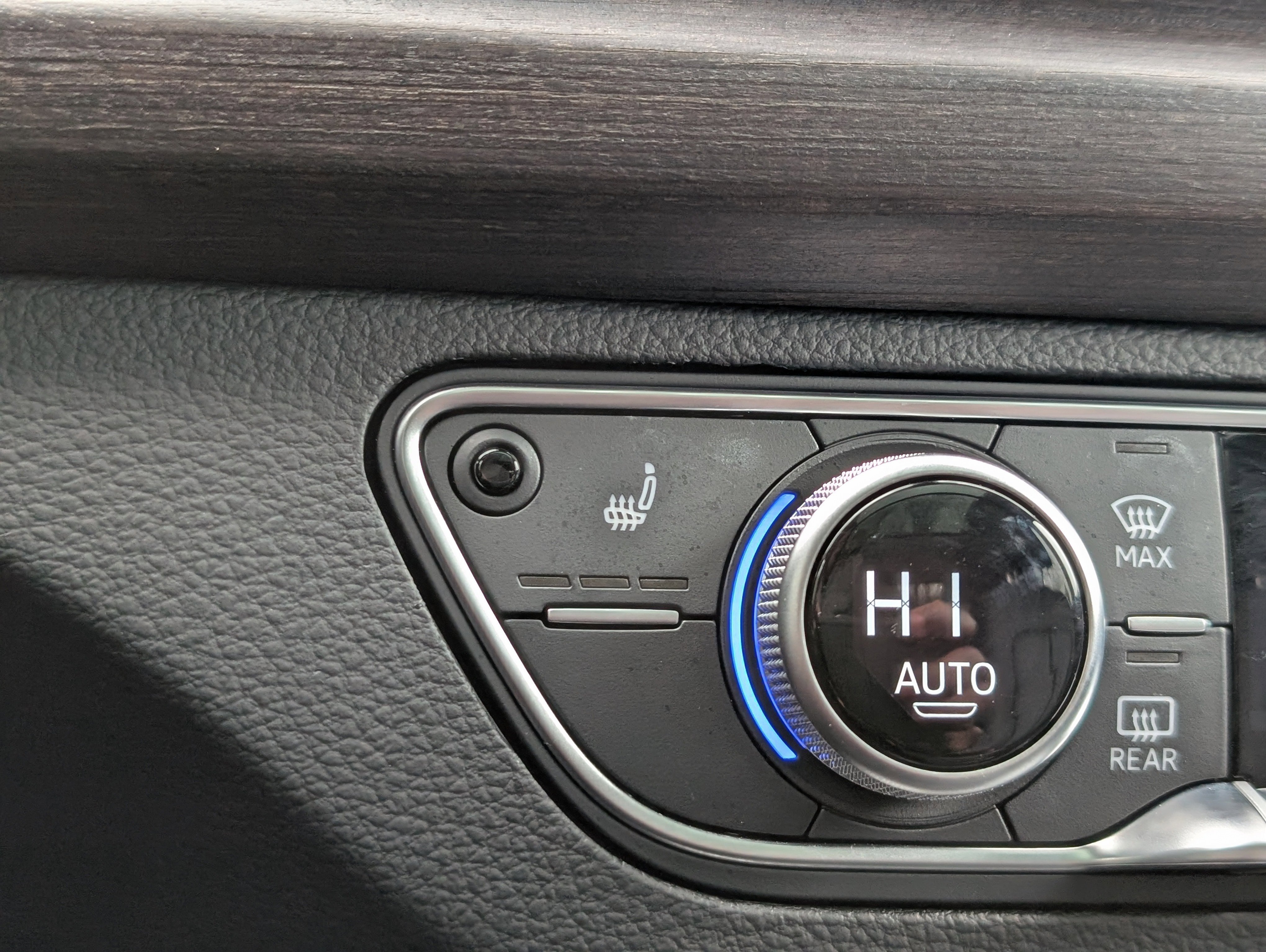 Used 2025 Audi Q5 Premium w/ Convenience Plus Package image 34