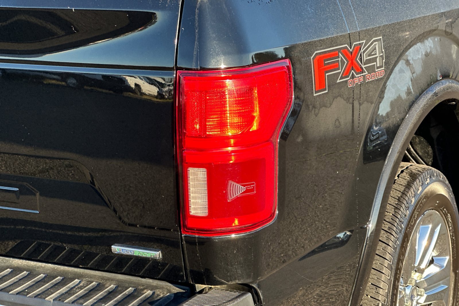 Used 2018 Ford F150 Lariat w/ Equipment Group 502A Luxury image 26