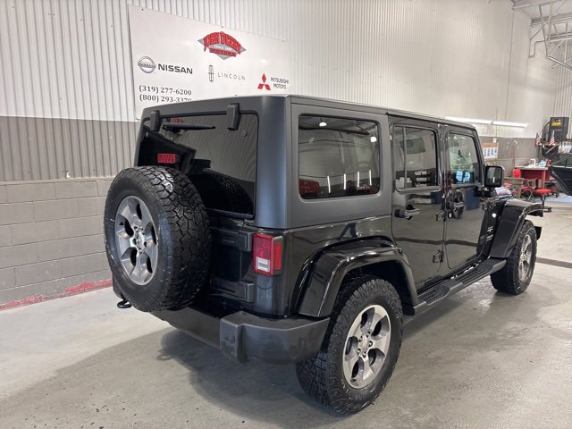 Used 2017 Jeep Wrangler Unlimited Sahara image 3