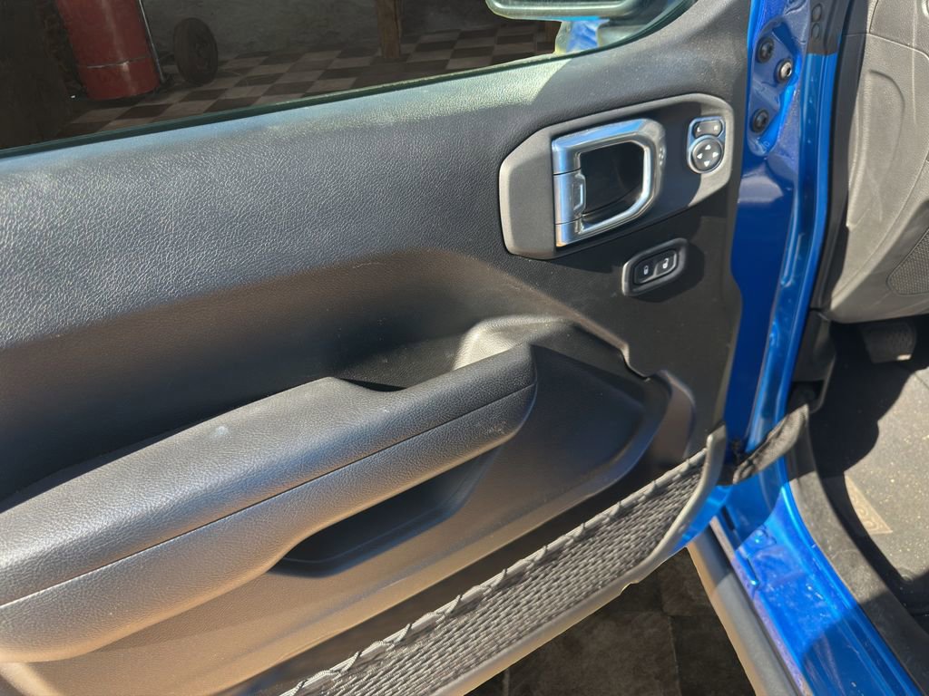 Used 2025 Jeep Gladiator Sport image 14