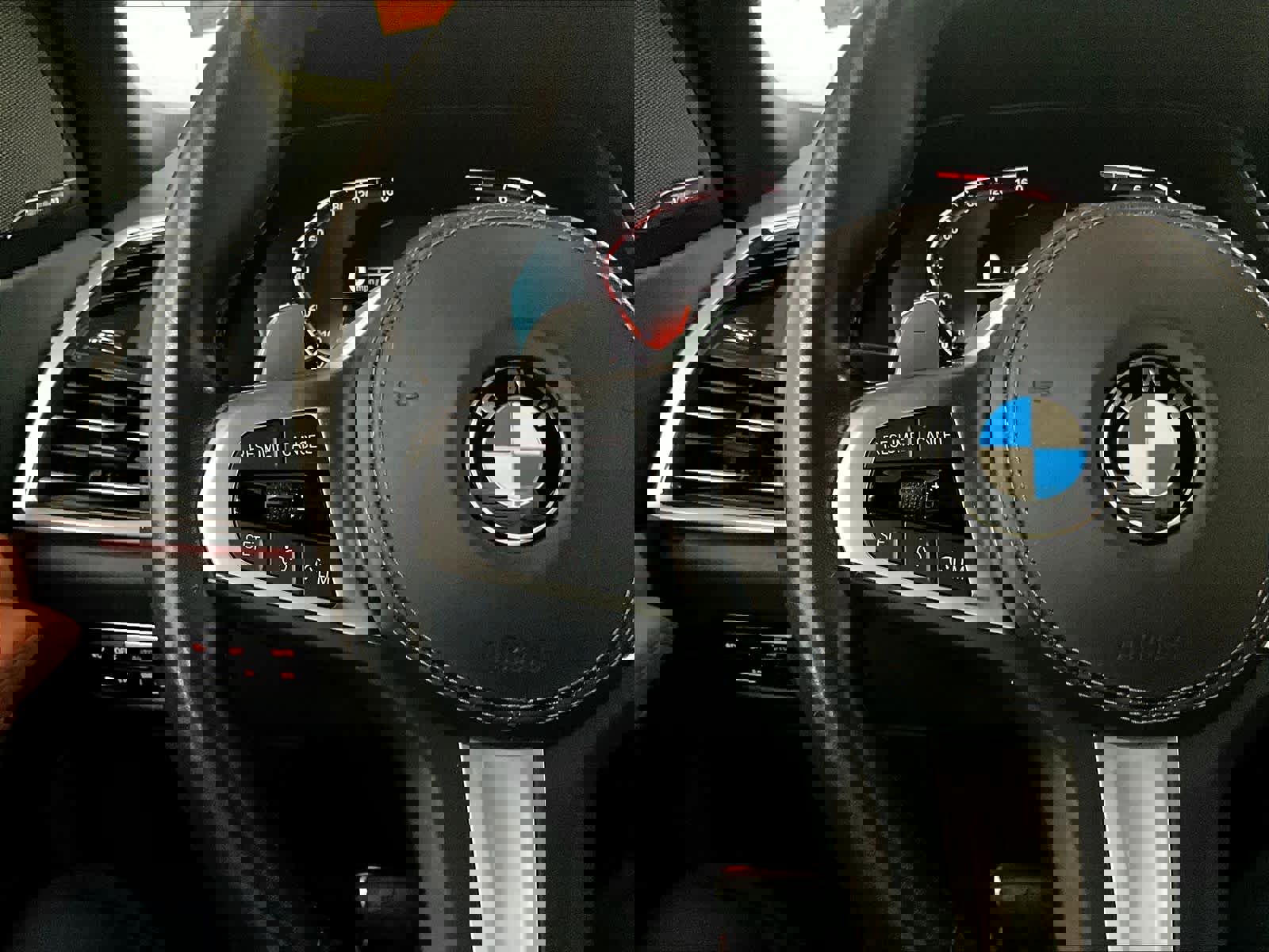 Used 2019 BMW X5 xDrive40i w/ M Sport Package image 19