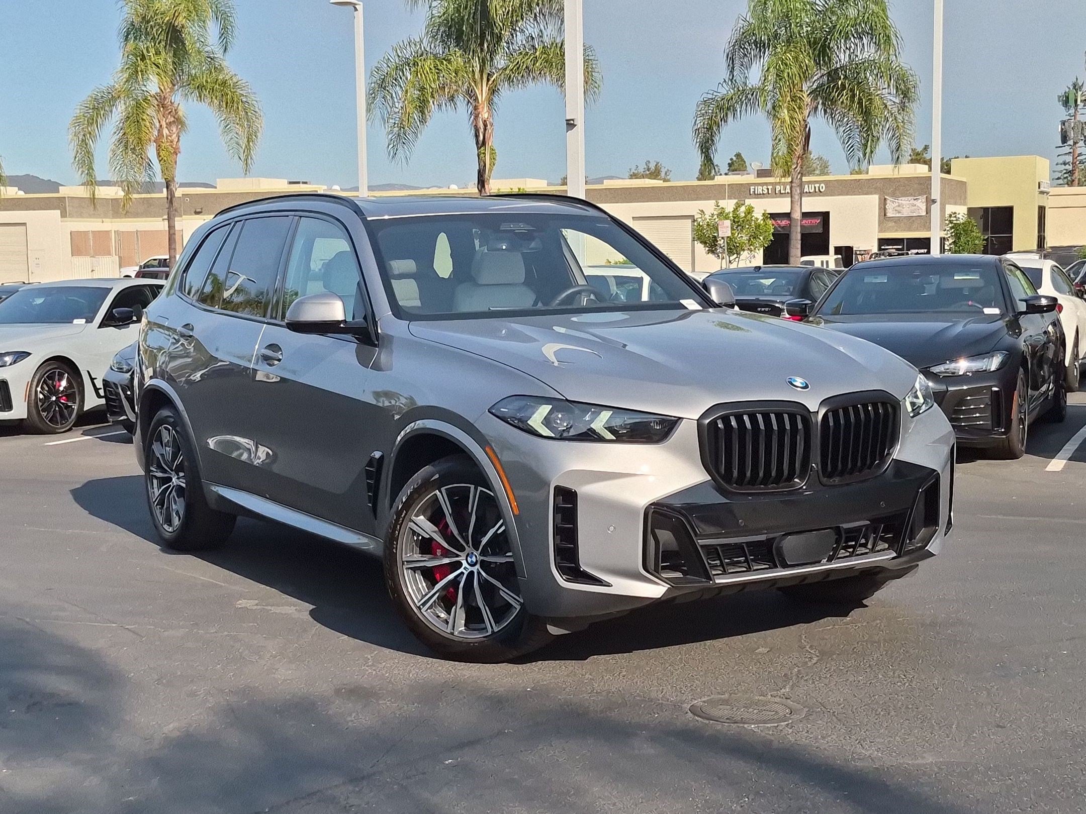 Used 2026 BMW X5 xDrive40i w/ M Sport Package AWD/4WD image 2