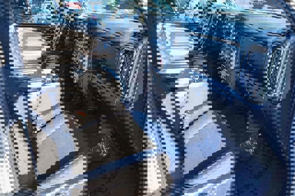 Used 2021 Chevrolet Silverado 2500 LT w/ All Star Edition image 15