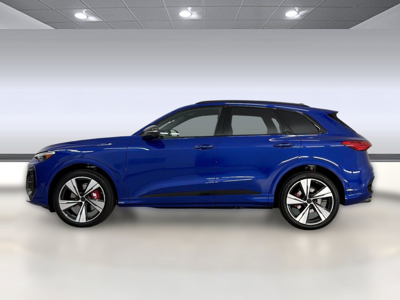 New 2026 Audi SQ5 Prestige AWD/4WD image 2