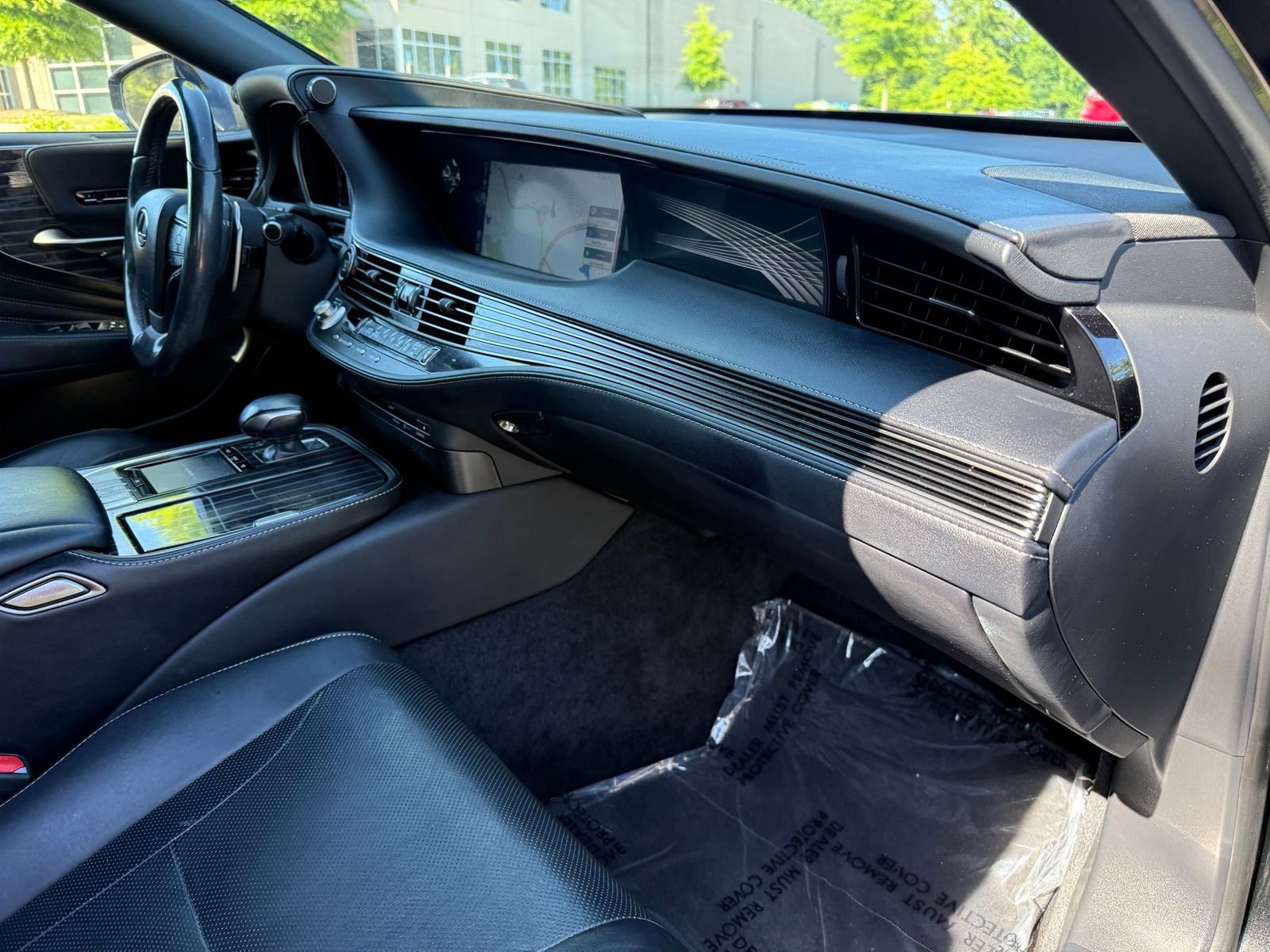 Used 2018 Lexus LS 500 AWD w/ Accessory Package (Z2) image 24
