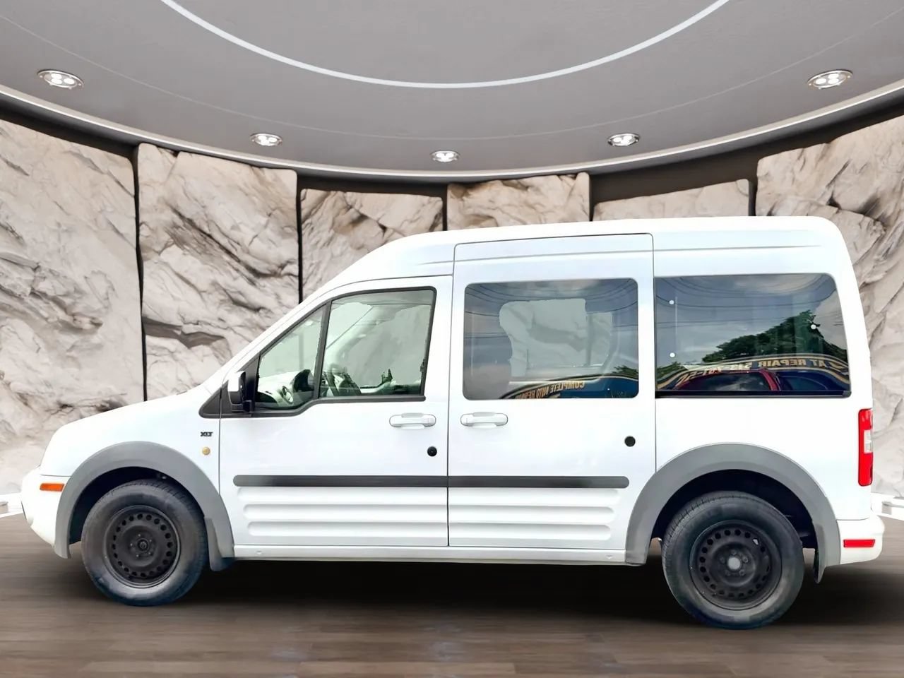 Used 2011 Ford Transit Connect XLT Premium FWD image 4
