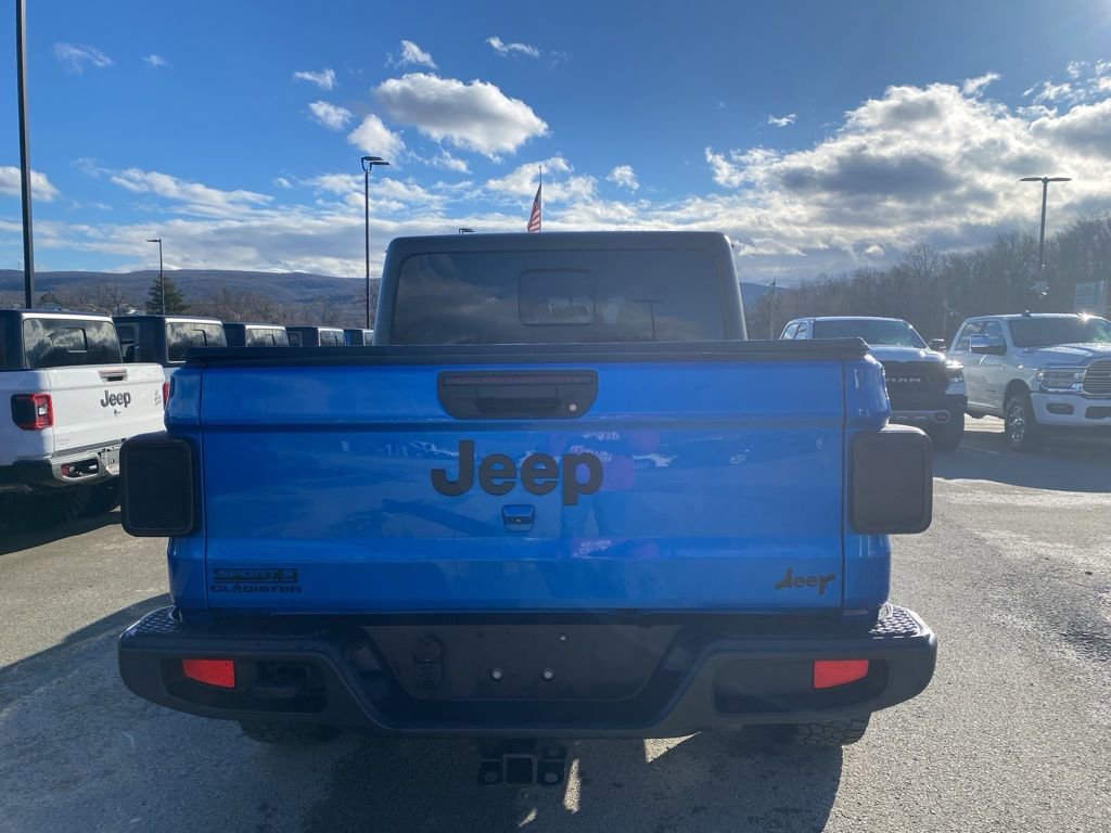 Used 2021 Jeep Gladiator Sport image 3