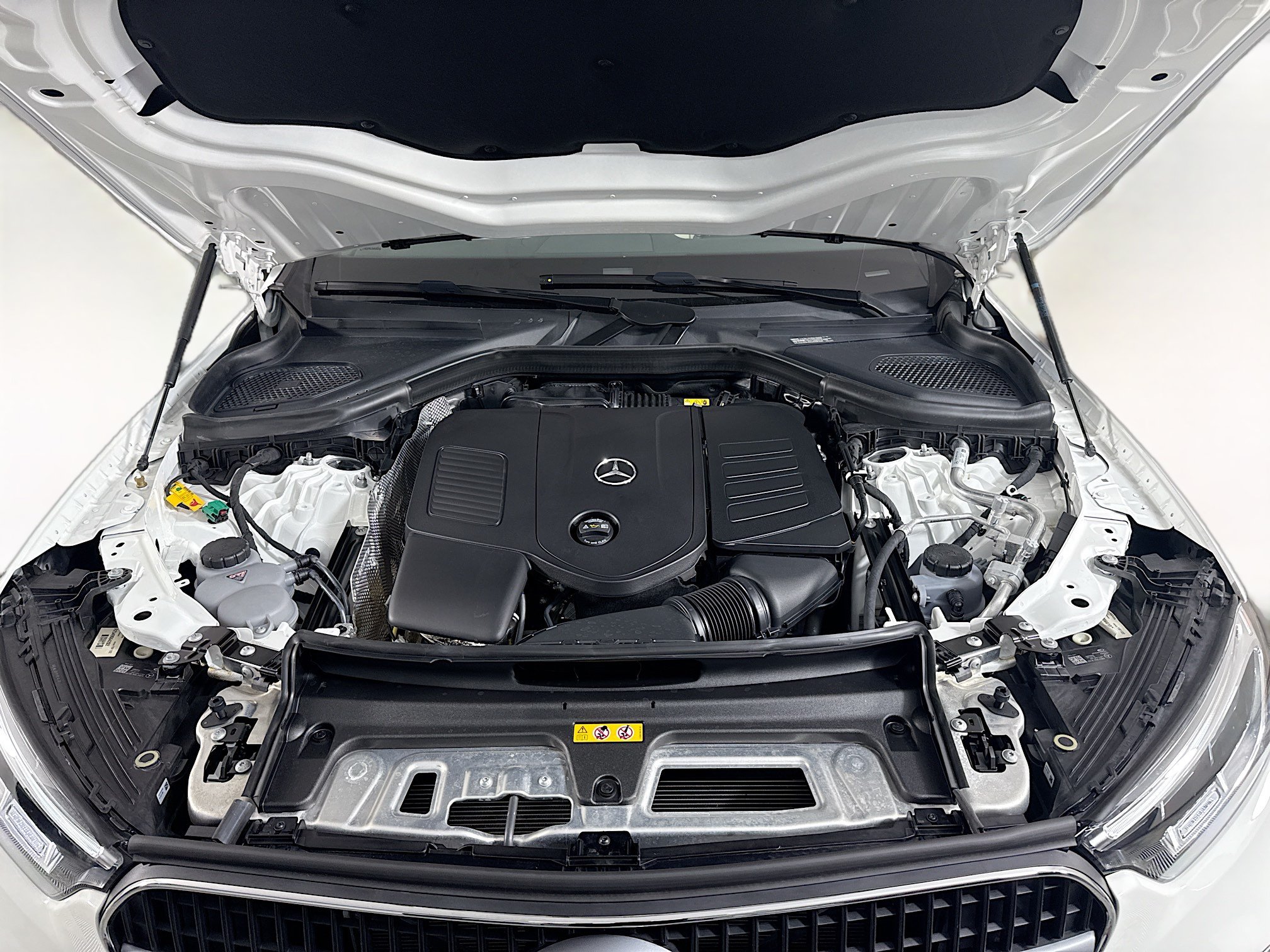 Used 2025 Mercedes-Benz GLC 350e 4MATIC image 39