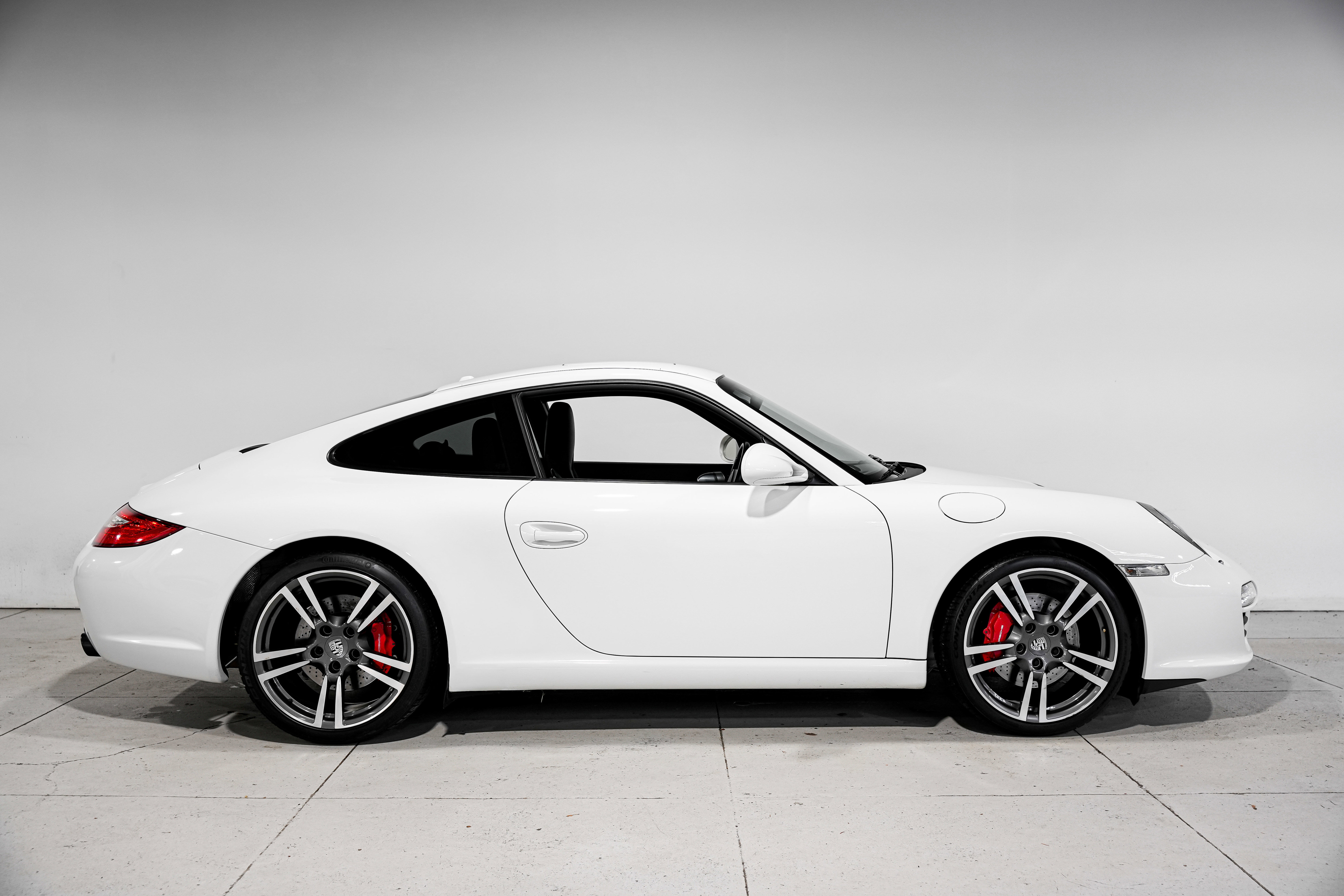 Used 2011 Porsche 911 Carrera S image 2