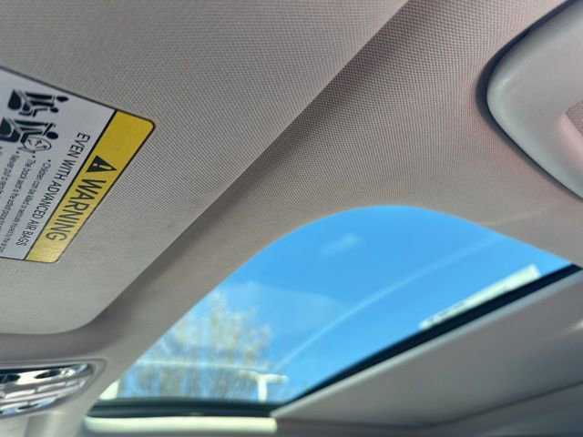 Used 2018 Kia Cadenza Limited image 12