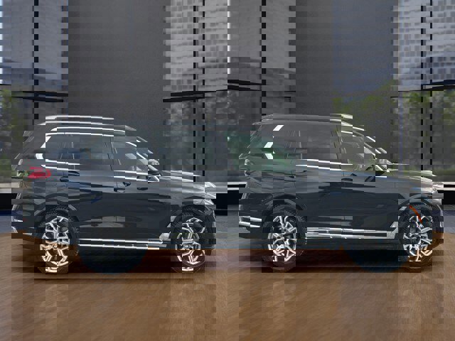 Used 2025 BMW X7 xDrive40i w/ Premium Package image 17