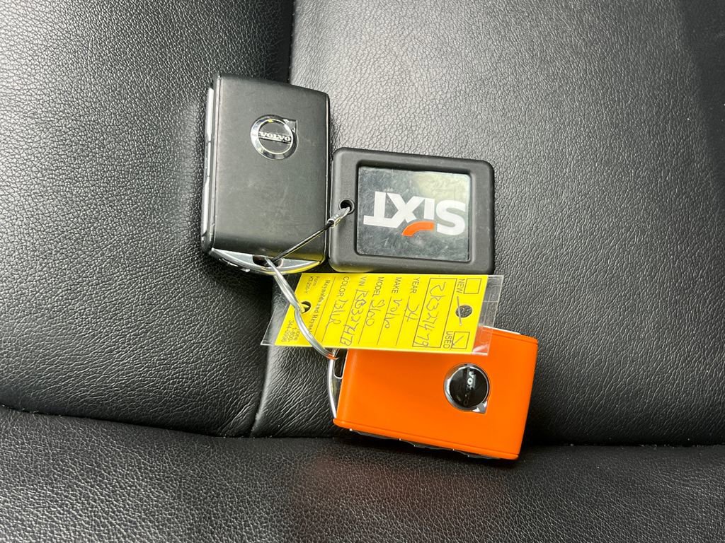 Used 2024 Volvo S60 B5 Core image 31