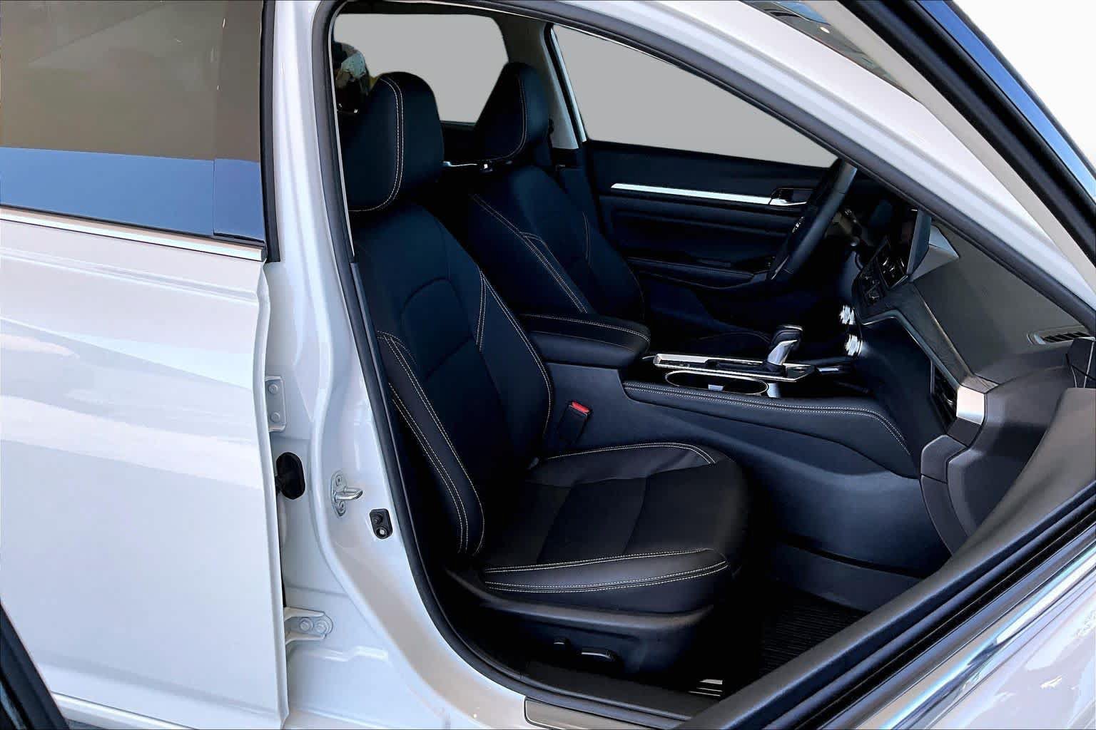 Used 2025 Nissan Altima 2.5 SL FWD image 8