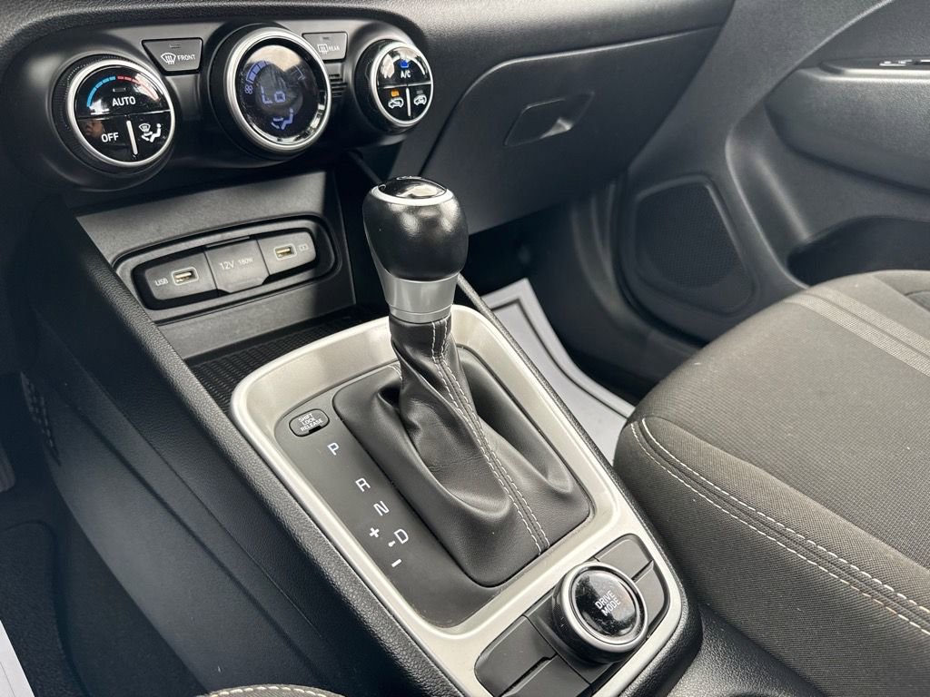 Used 2022 Hyundai Venue SEL w/ Cargo Package image 20