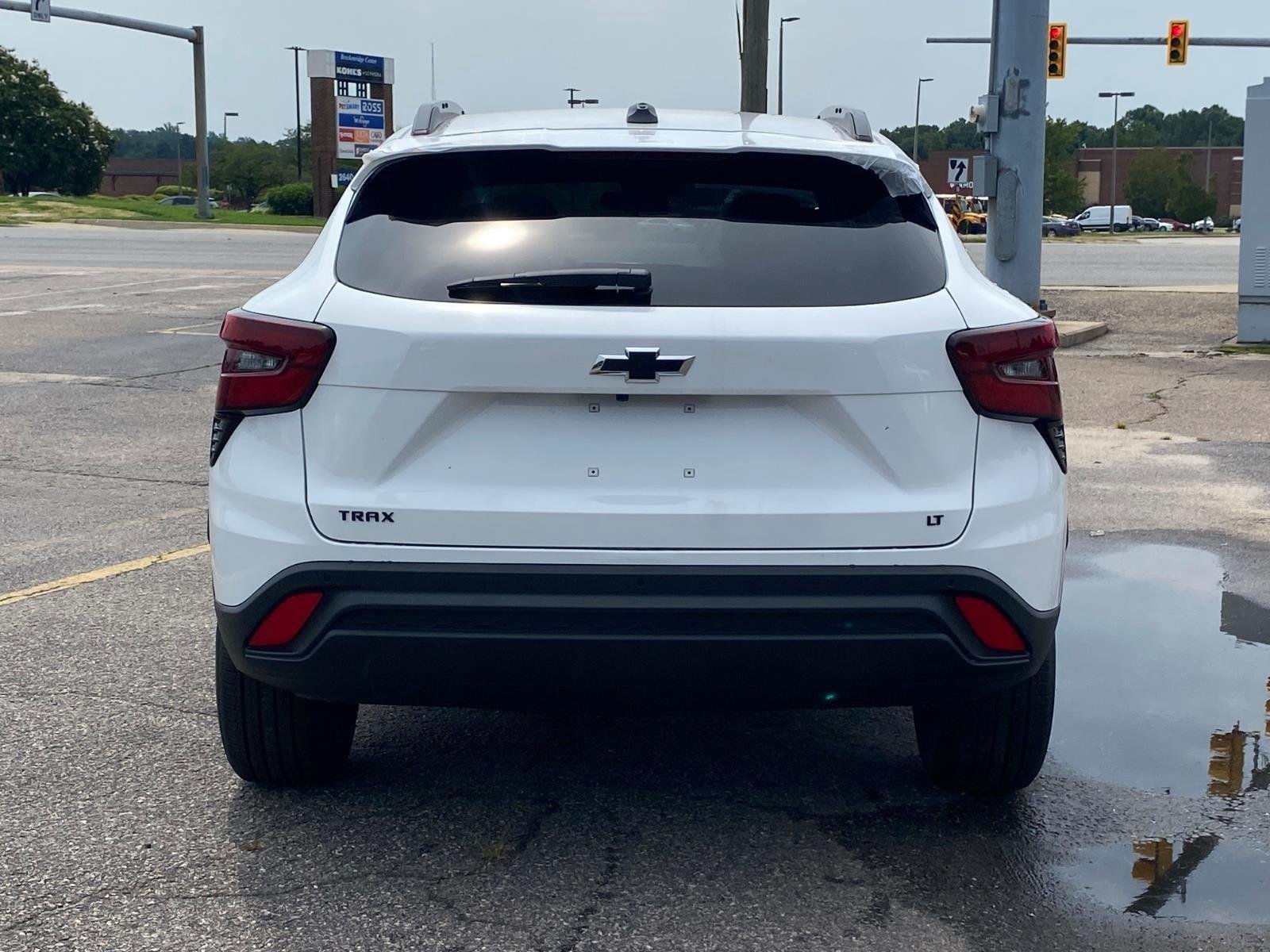 New 2026 Chevrolet Trax LT w/ Driver Confidence Package FWD image 5