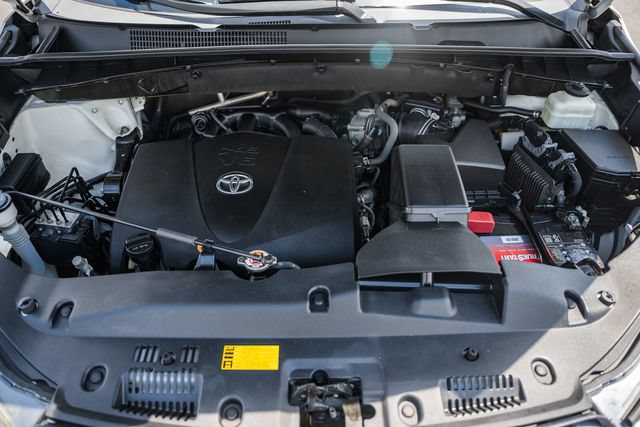 Used 2019 Toyota Highlander Limited Platinum AWD/4WD image 20