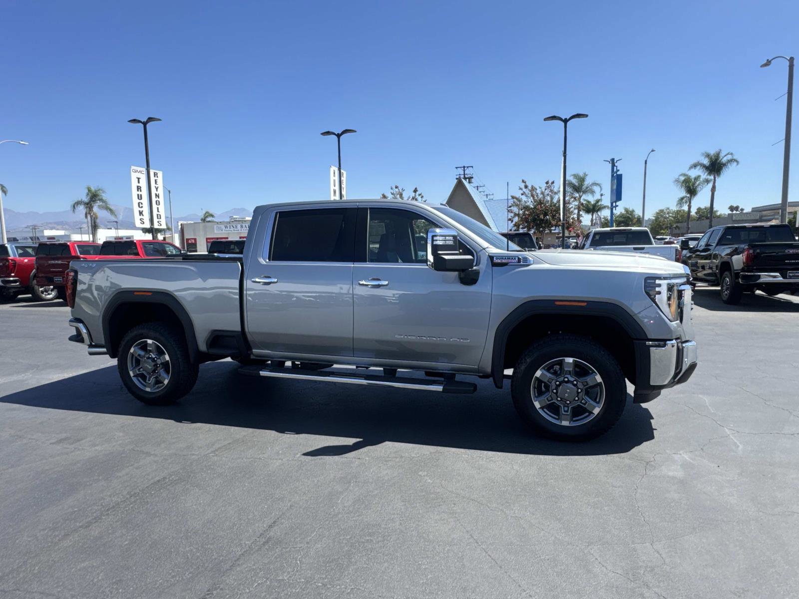 New 2026 GMC Sierra 2500 SLT w/ SLT Premium Package image 4