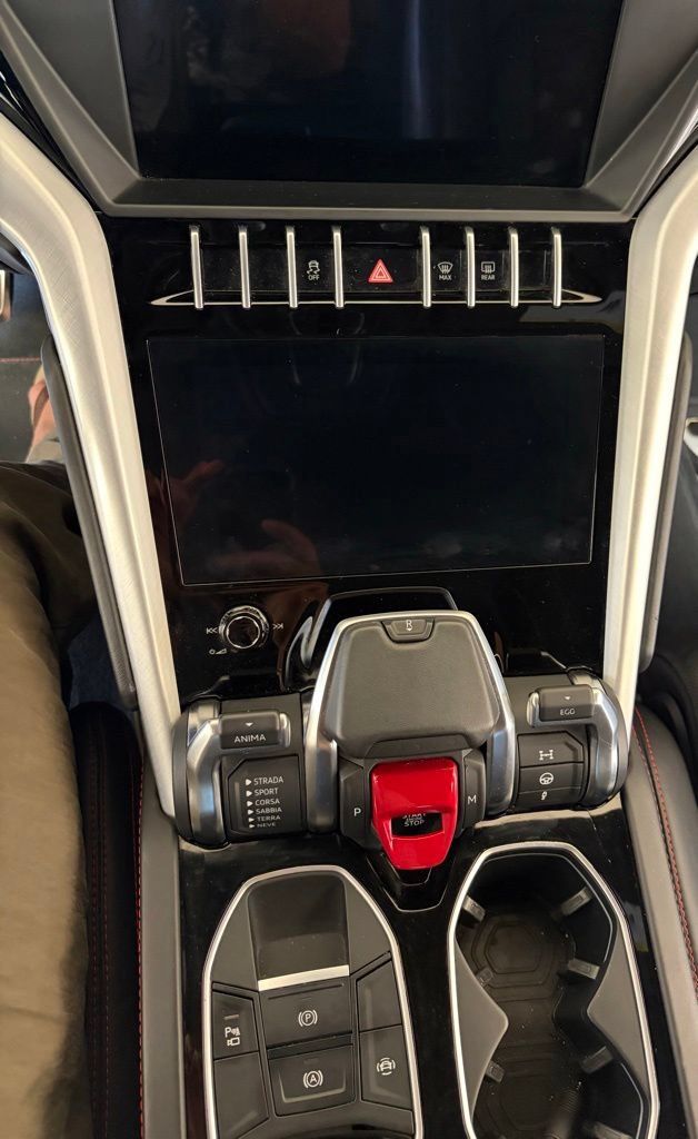 Used 2019 Lamborghini Urus AWD/4WD image 29