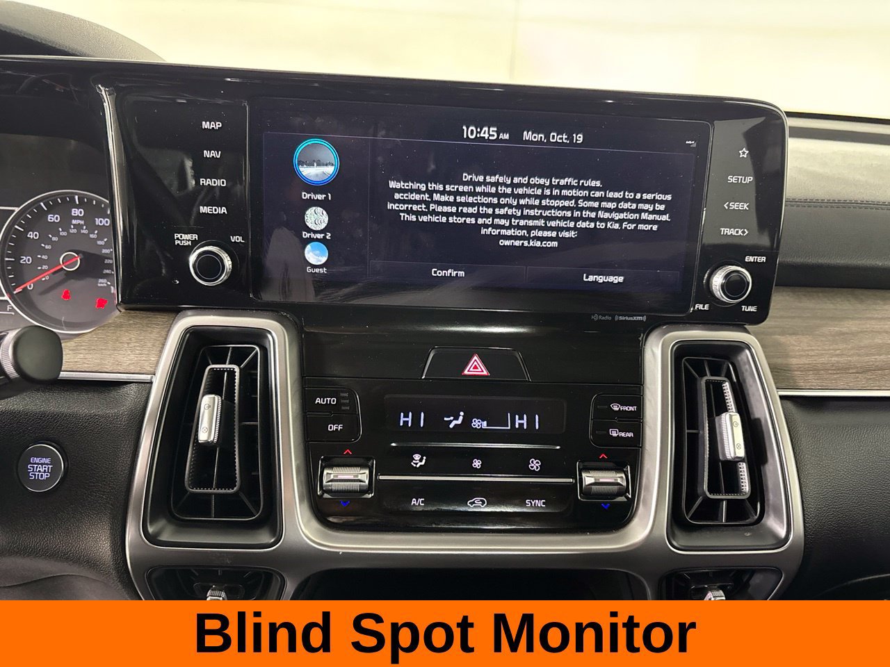 Used 2023 Kia Sorento S w/ Panoramic Sunroof Package AWD/4WD image 18
