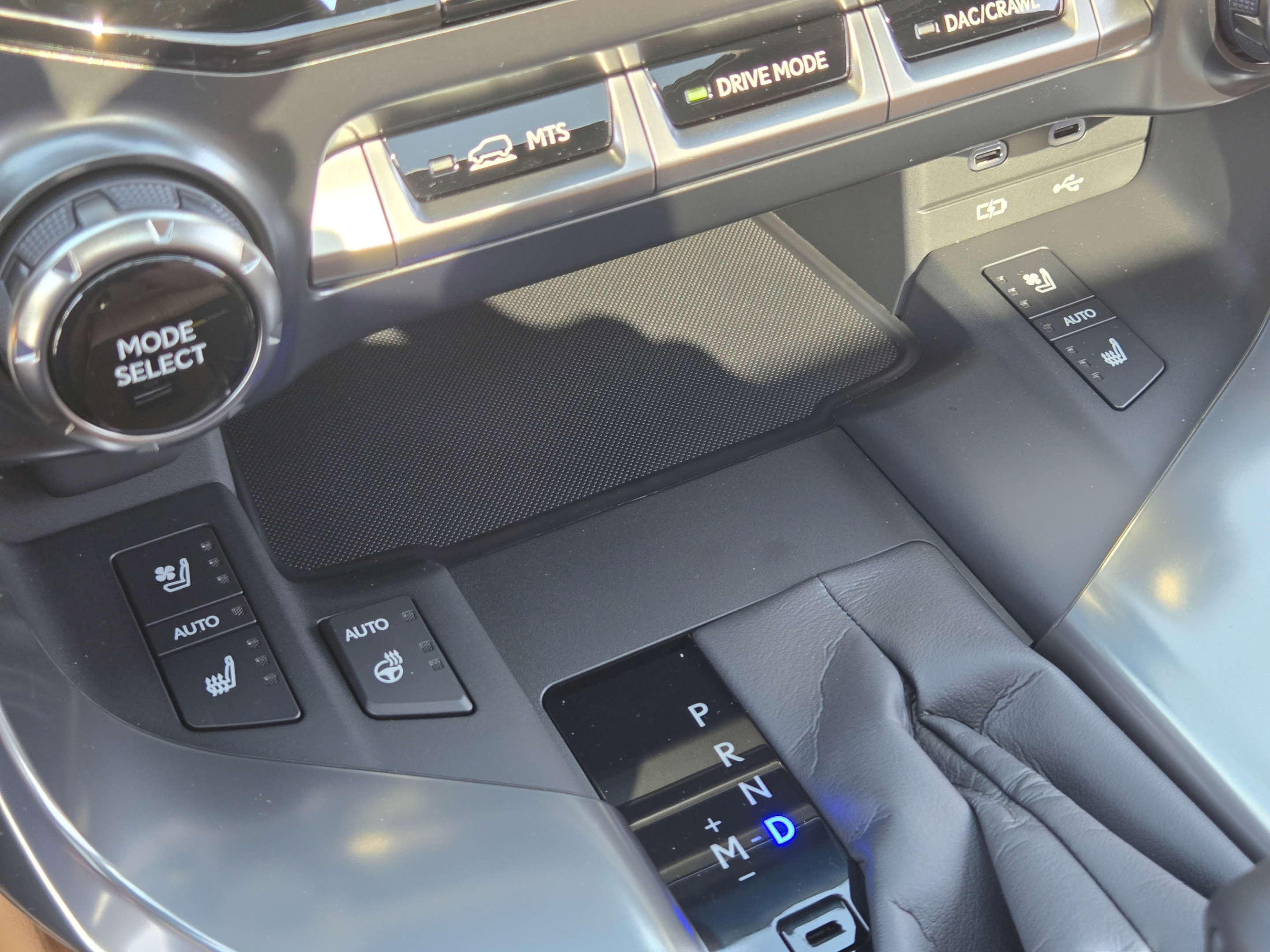 New 2026 Lexus LX 600 4WD w/ Luxury Package image 20