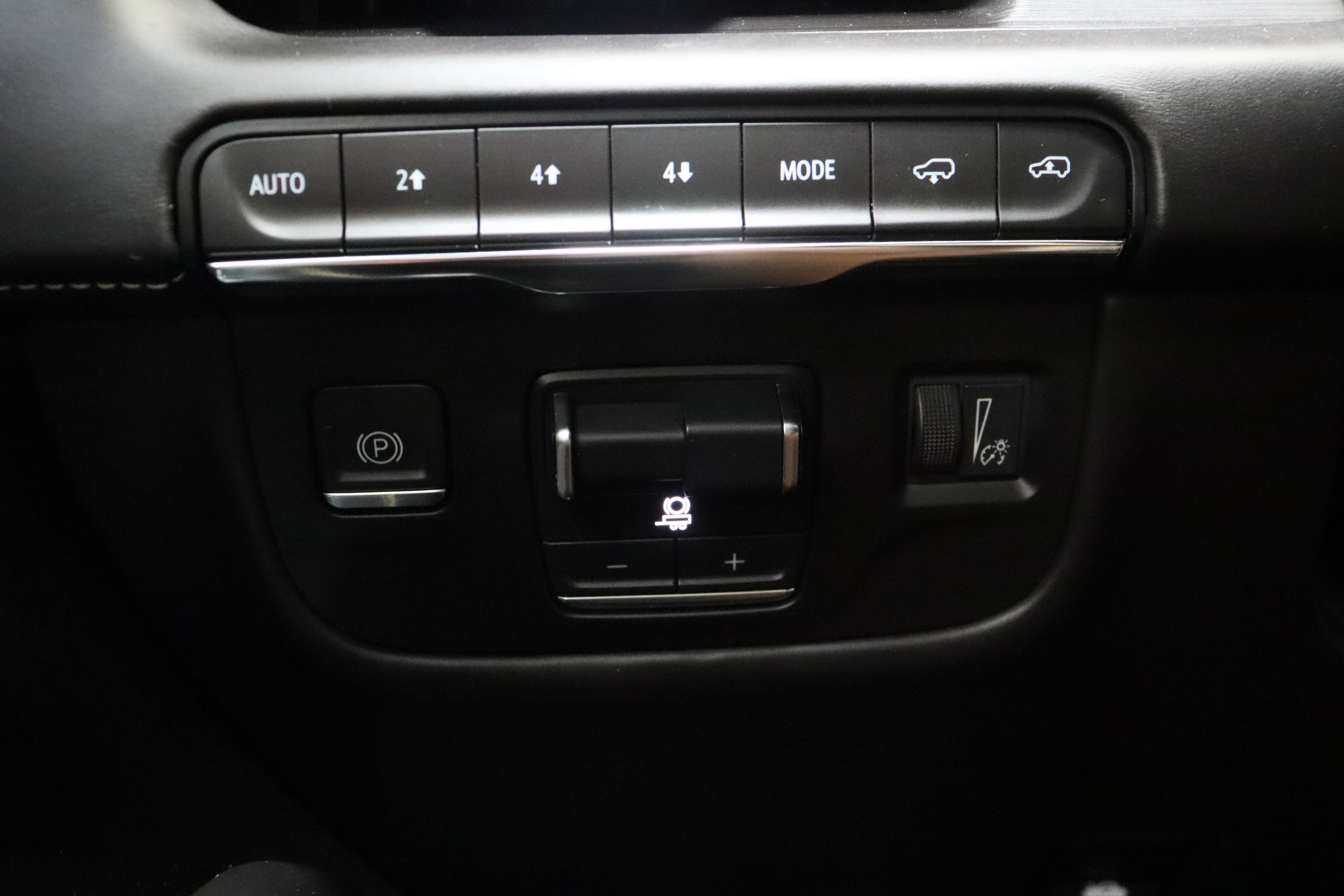 Used 2023 Cadillac Escalade Sport Platinum w/ LPO, ONYX Package AWD/4WD image 28