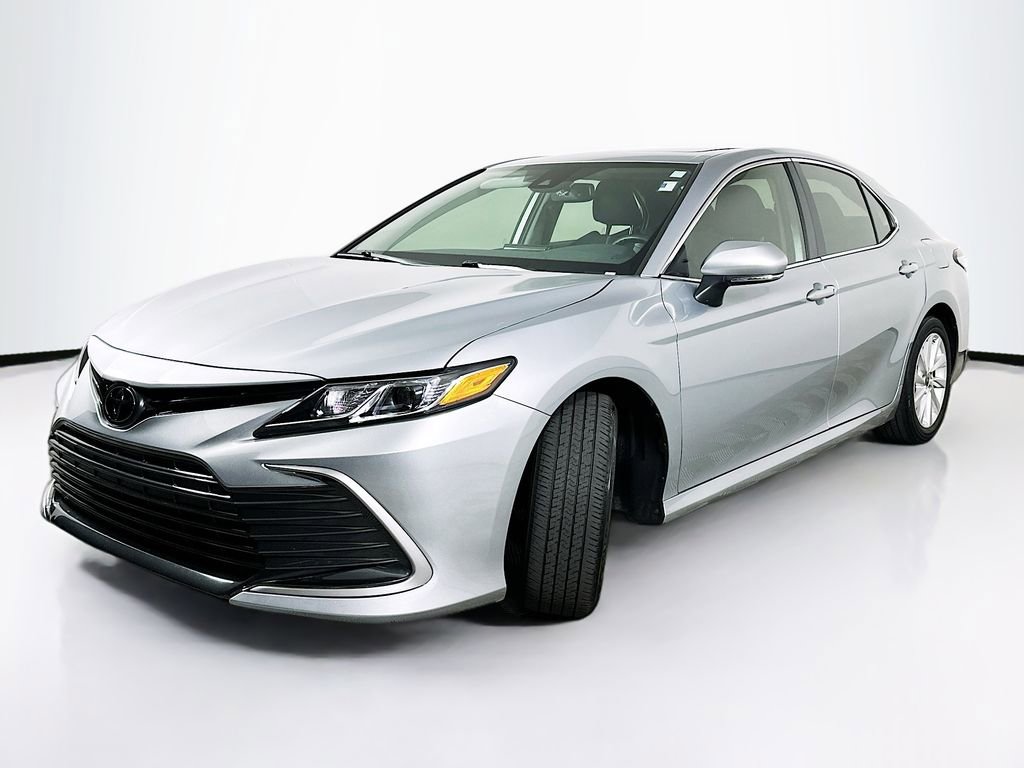 Used 2023 Toyota Camry LE w/ Convenience Package FWD image 2