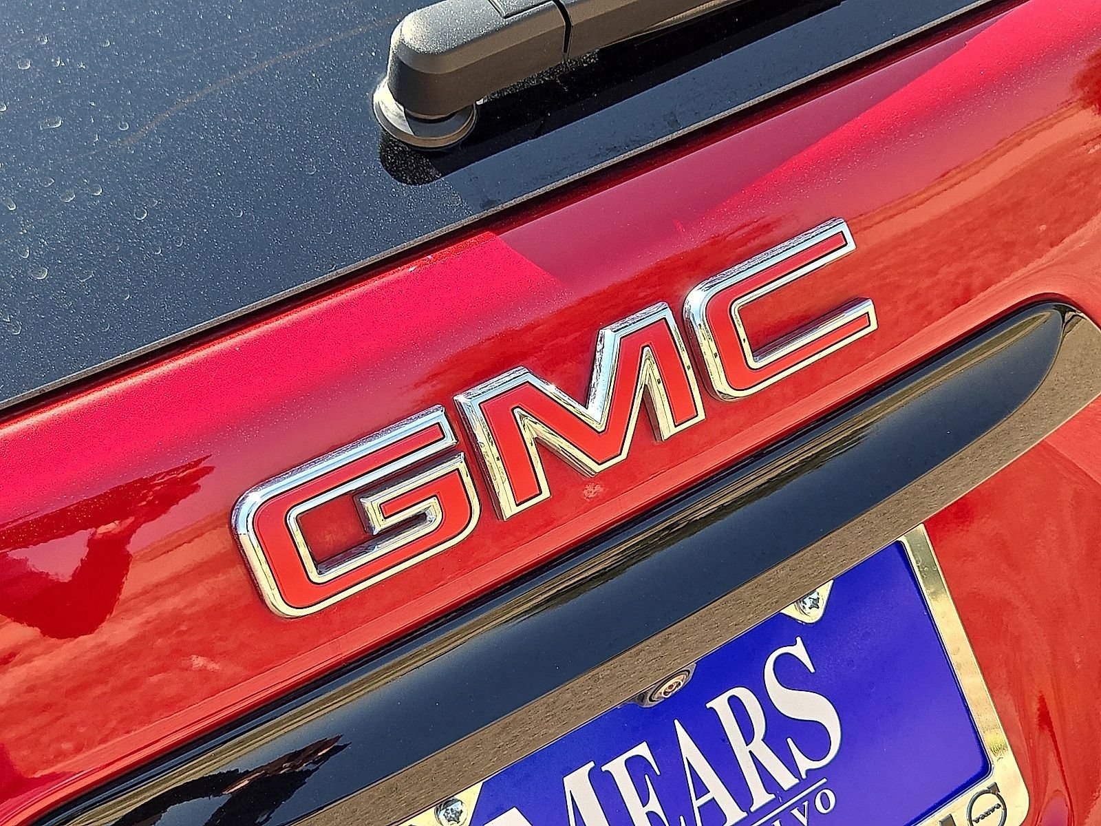 Used 2023 GMC Terrain SLE w/ Driver Convenience Package FWD image 12