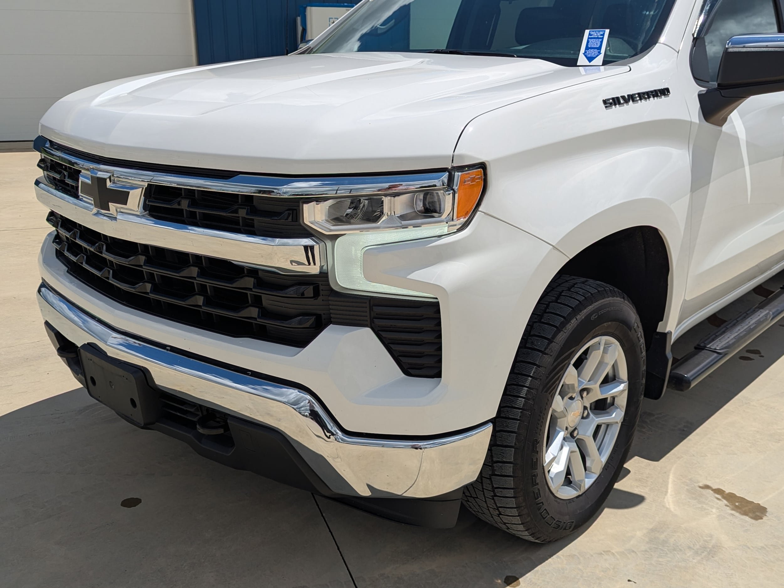 Used 2023 Chevrolet Silverado 1500 LT w/ LPO, Dark Essentials Package AWD/4WD image 6