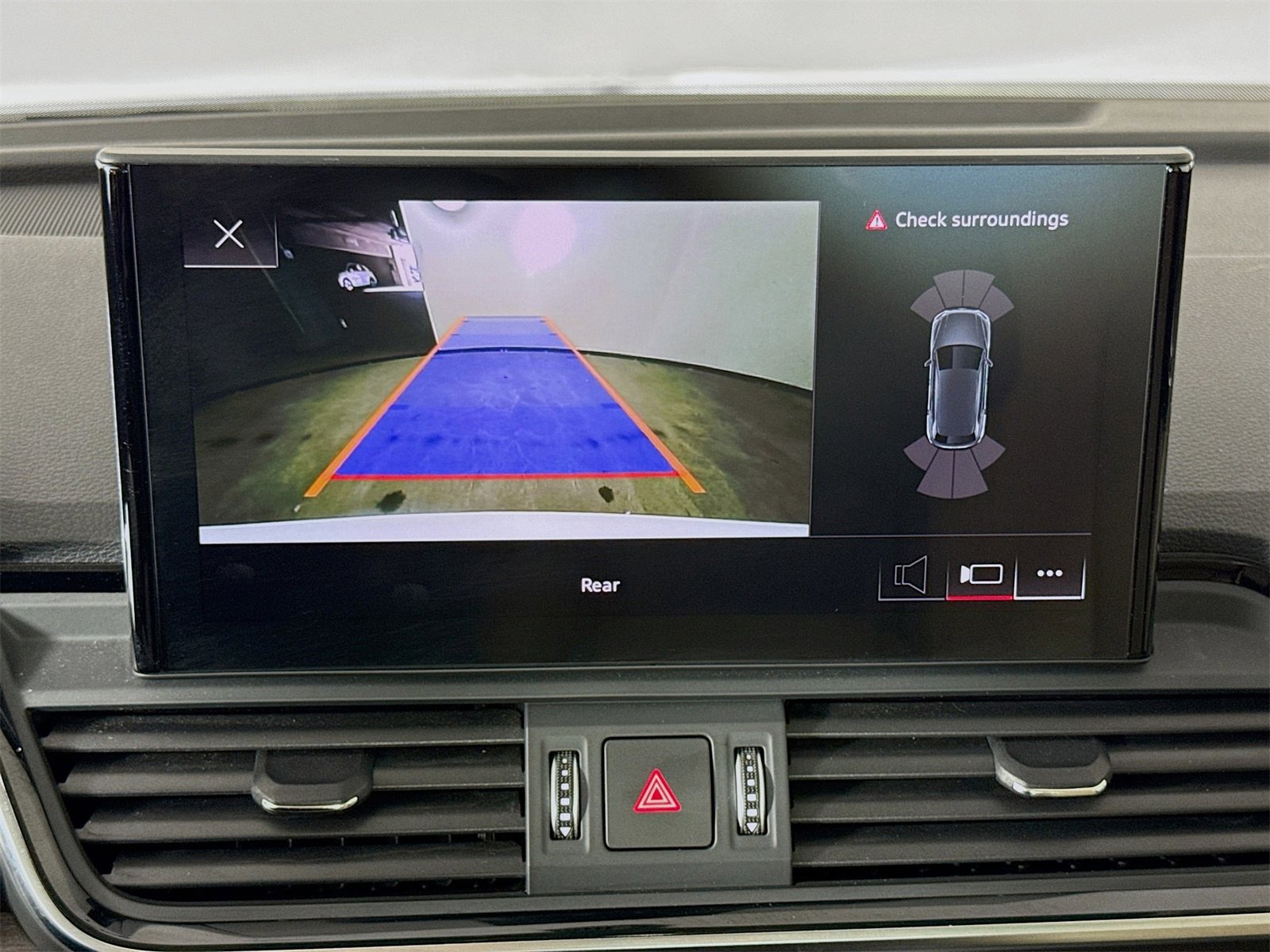 Used 2023 Audi Q5 2.0T Premium w/ Convenience Package image 13