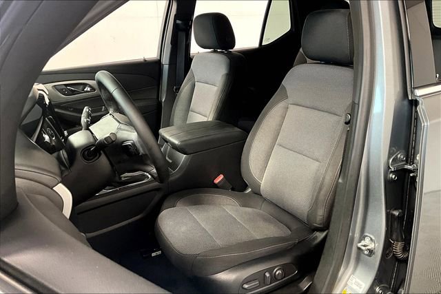 Used 2023 Chevrolet Traverse LT image 25