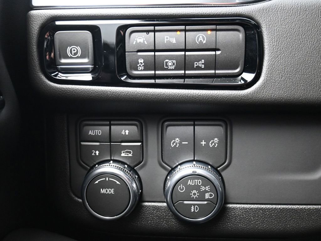 New 2026 GMC Yukon Elevation image 16