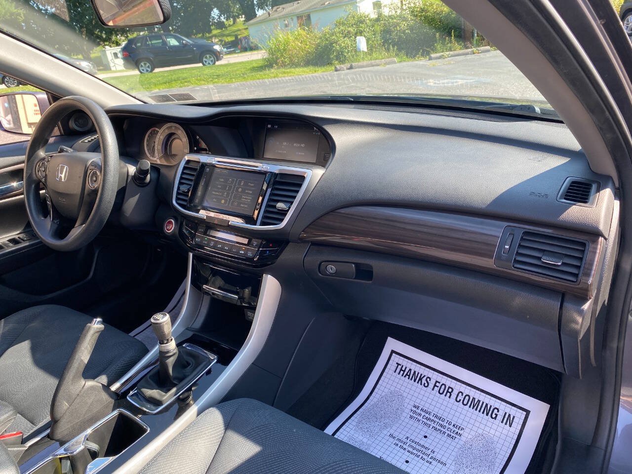 Used 2016 Honda Accord EX image 31