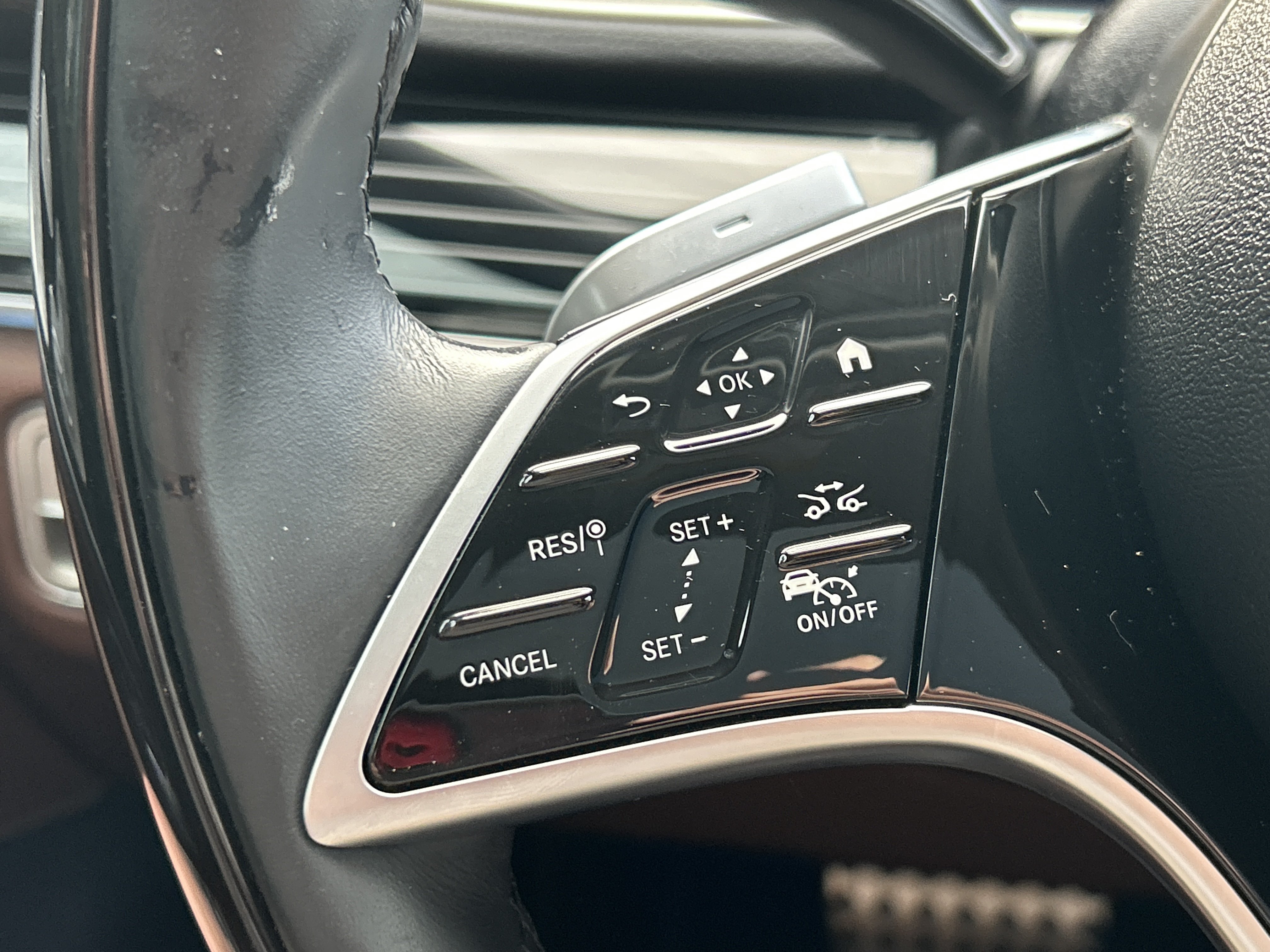 Certified 2024 Mercedes-Benz GLS 450 4MATIC image 29