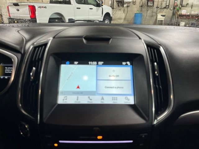 Used 2018 Ford Edge Titanium w/ Equipment Group 301A AWD/4WD image 22
