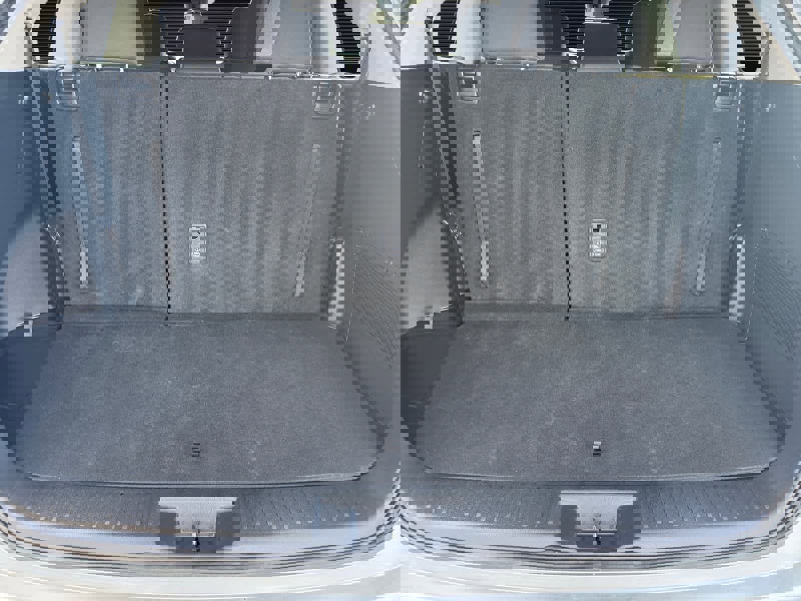 Used 2025 Toyota Highlander LE image 10